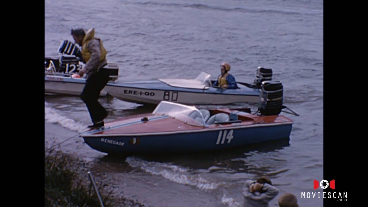 boat vintage photo racing