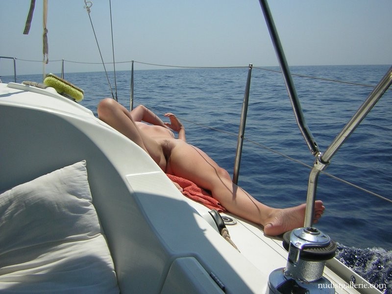 sailing naked women